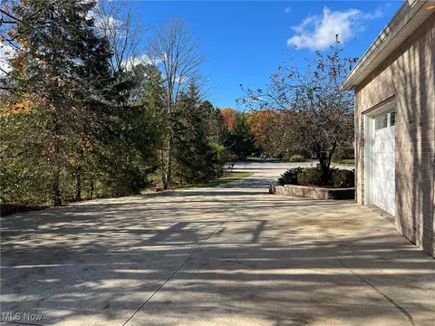 2675 Deer Run, Willoughby Hills, OH 44094 photo 47