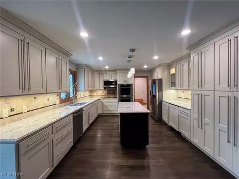 2675 Deer Run, Willoughby Hills, OH 44094 photo 4