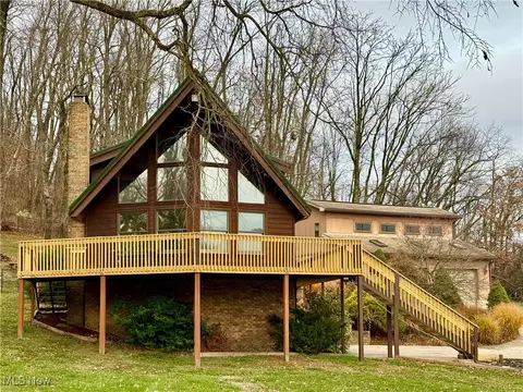 70 Fox Run Rd, New Cumberland, WV 26047