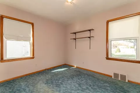 29815 Phillips Ave, Wickliffe, OH 44092 photo 16