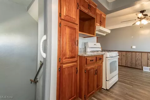 29815 Phillips Ave, Wickliffe, OH 44092 photo 12