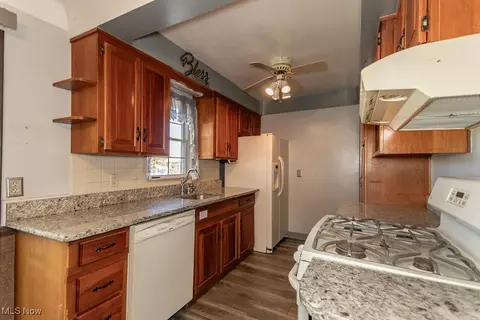 29815 Phillips Ave, Wickliffe, OH 44092 photo 13