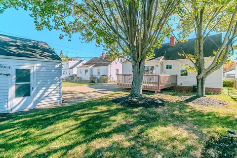 29815 Phillips Ave, Wickliffe, OH 44092 photo 5