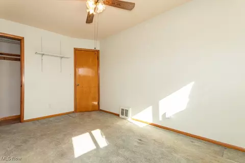 29815 Phillips Ave, Wickliffe, OH 44092 photo 17