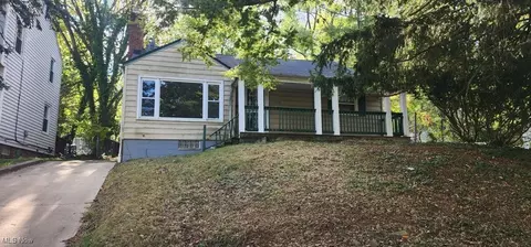 19201 Genesee Rd, Euclid, OH 44117