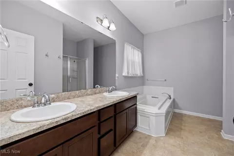 Bath - 4657 Fields Way, Lorain, OH 44053 photo 1 of 4