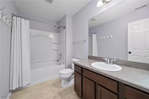 Bath - 4657 Fields Way, Lorain, OH 44053 photo 3 of 4