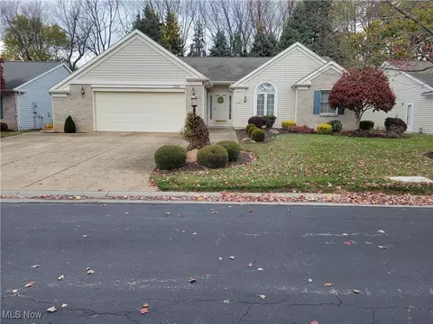 2201 Westwind Dr, Sandusky, OH 44870