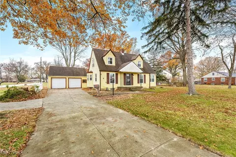 385 Hilliard Rd, Elyria, OH 44035 photo 33