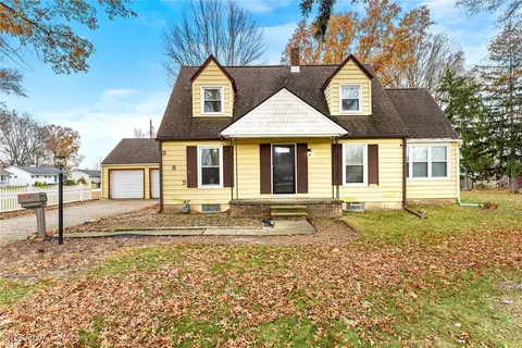 385 Hilliard Rd, Elyria, OH 44035