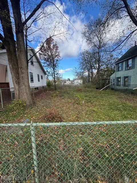 Beacon Avenue, Cleveland, OH 44105