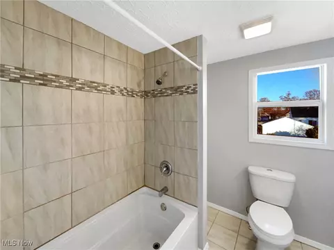 Bath - 3835 E 364th St, Willoughby, OH 44094 photo 3 of 3