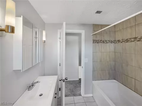 Bath - 3835 E 364th St, Willoughby, OH 44094 photo 1 of 3
