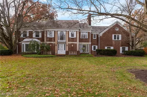 391 Golf Dr NE, Warren, OH 44483