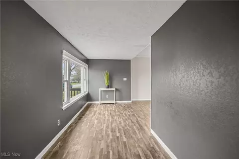 815 Park St, Willard, OH 44890 photo 2