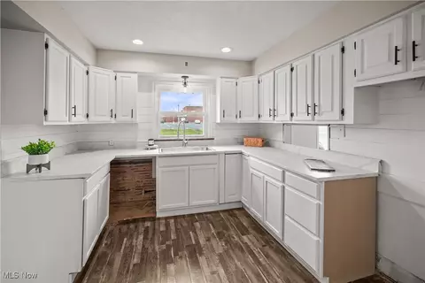 815 Park St, Willard, OH 44890 photo 9
