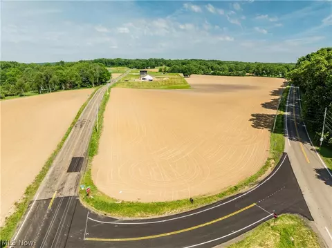 Lafayette Drive Nw, Canal Fulton, OH 44614
