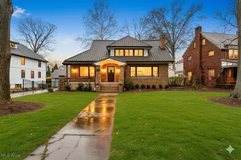 380 Elmwood Rd, Rocky River, OH 44116