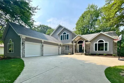 10306 Pamela Dr, Strongsville, OH 44149