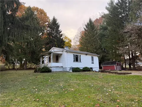 122 Washington Ave #REAR, Uhrichsville, OH 44683