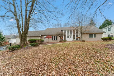 4112 Fairway Dr, Canfield, OH 44406
