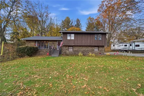 12515 Amber Cir NW, Uniontown, OH 44685