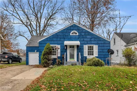 1414 Hollywood St NE, Warren, OH 44483