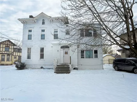 257 Washington St NW, Warren, OH 44483