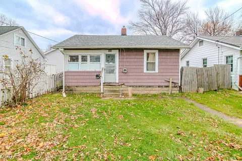 522 Courtland St, Fairport Harbor, OH 44077