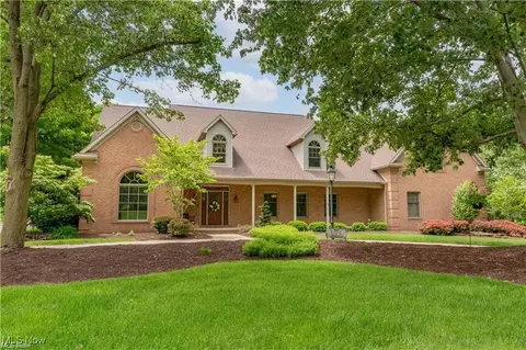 5679 Carters Grove Cir NW, Massillon, OH 44646