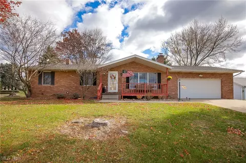 13324 Carnation Ave NW, Hartville, OH 44632