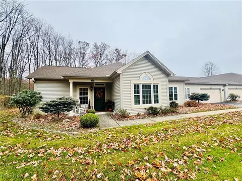 5645 Clingan Rd #8D, Struthers, OH 44471 photo 1
