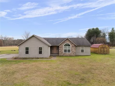 8546 Mapleton St SE, East Canton, OH 44730