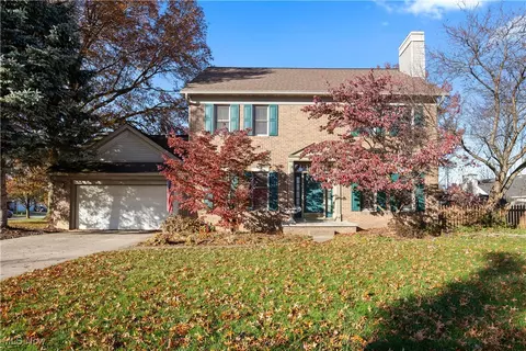309 Highland Park Dr, Elyria, OH 44035
