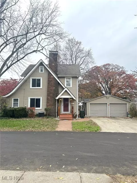 3219 10th St NW, Canton, OH 44708