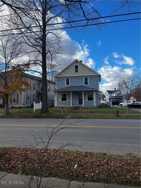 150 N Main St, Creston, OH 44217