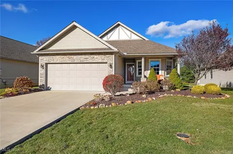 1143 Hunting Holw, Grafton, OH 44044