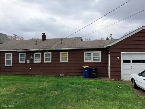 Exterior - 1651 W 3rd St, Ashtabula, OH 44004 photo 2 of 2