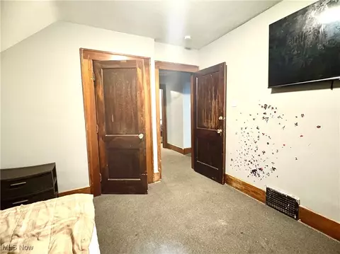89 W York St, Akron, OH 44310 photo 9