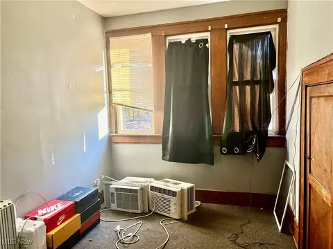 89 W York St, Akron, OH 44310 photo 6
