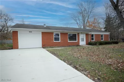 5361 Diana Lynn Dr, Stow, OH 44224
