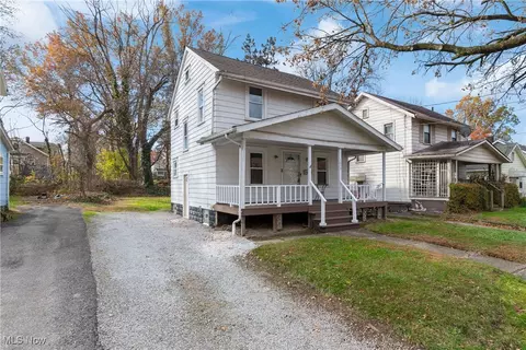 1318 Arnold Ave, Akron, OH 44305
