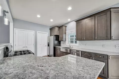 Kitchen - 33505 Lyons Gate Run, Avon, OH 44011 photo 4 of 6