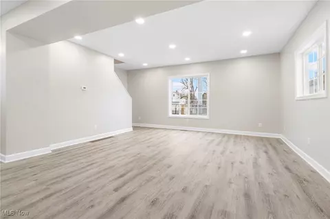 69 E Grant St, Alliance, OH 44601 photo 8
