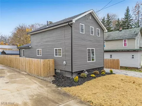 69 E Grant St, Alliance, OH 44601 photo 3