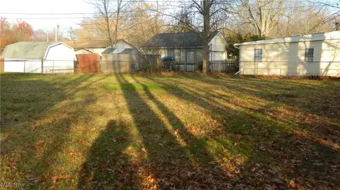 Exterior - 1210 Prospect St, Elyria, OH 44035 photo 4 of 4