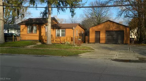 1210 Prospect St, Elyria, OH 44035