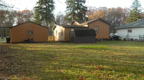 Exterior - 1210 Prospect St, Elyria, OH 44035 photo 2 of 4