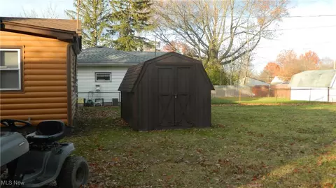 Exterior - 1210 Prospect St, Elyria, OH 44035 photo 3 of 4