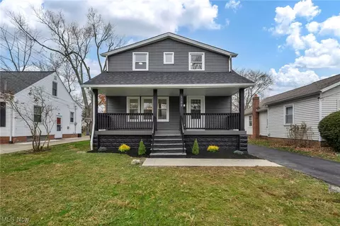1300 Sunset Rd, Mayfield Heights, OH 44124
